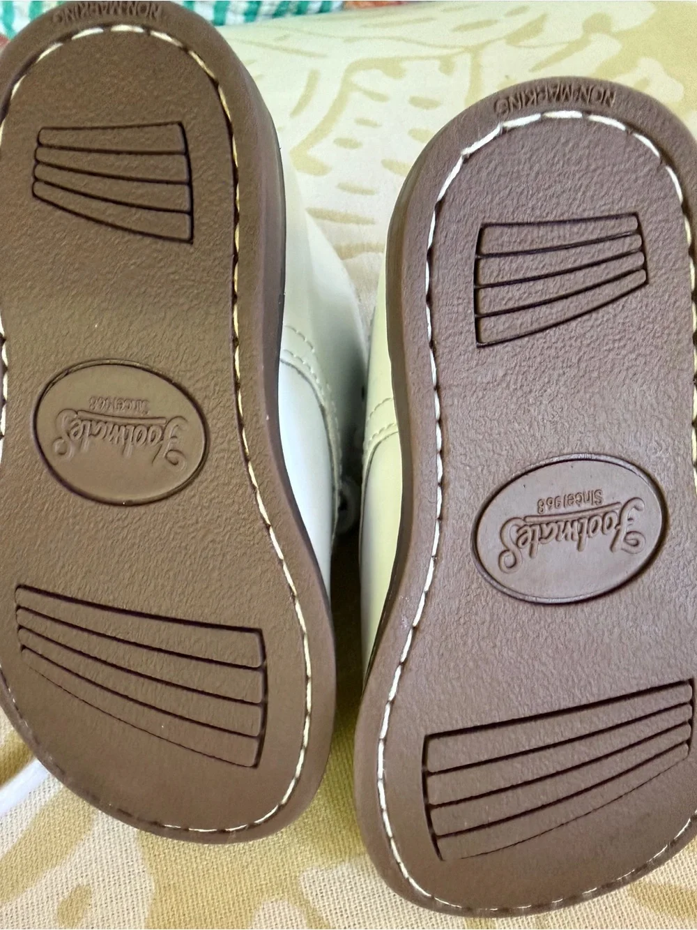 FOOTMATES Classic White Kids Lace-Up Shoes Size 3 Walkers